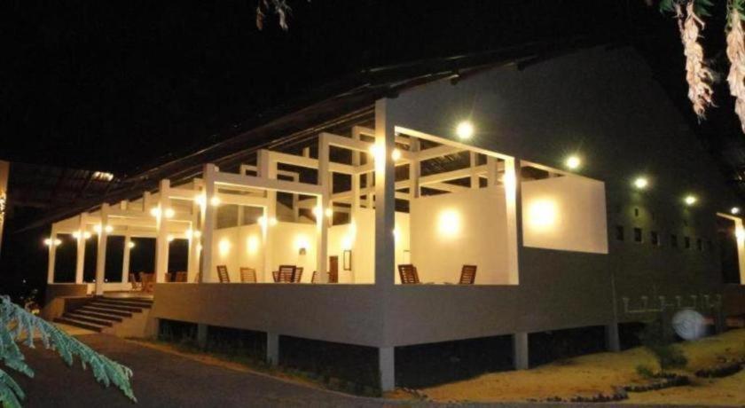 Naaval Hotel Batticaloa Exterior foto