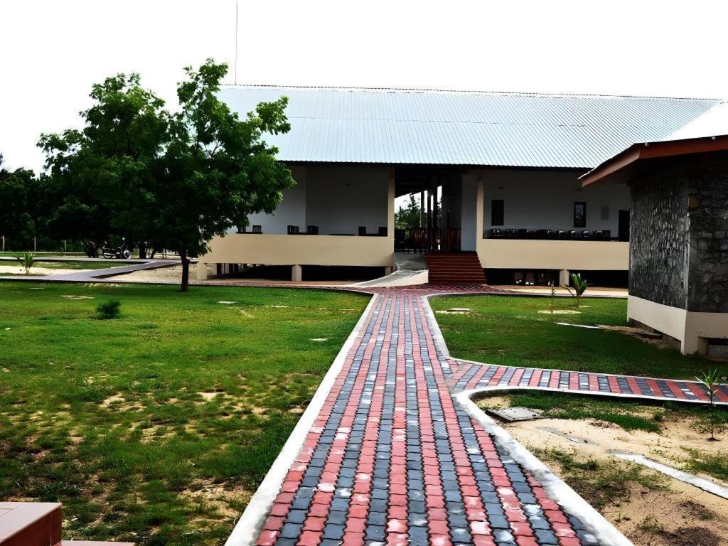 Naaval Hotel Batticaloa Exterior foto